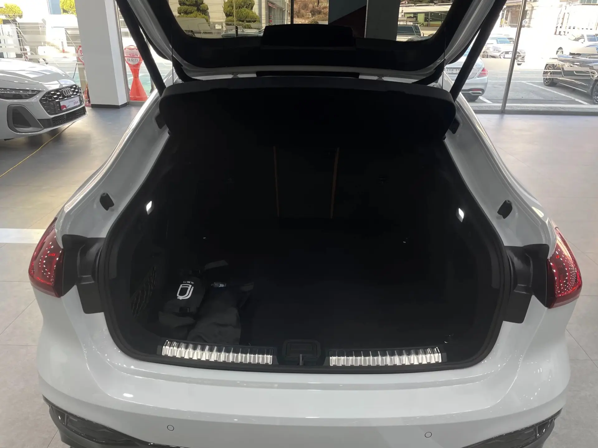 🚨🚨Так же к покупке в Корее доступен Европейский лифтбек  🇰🇷Audi A5 - 3го поколения (с 24г.)  — 2.0 л