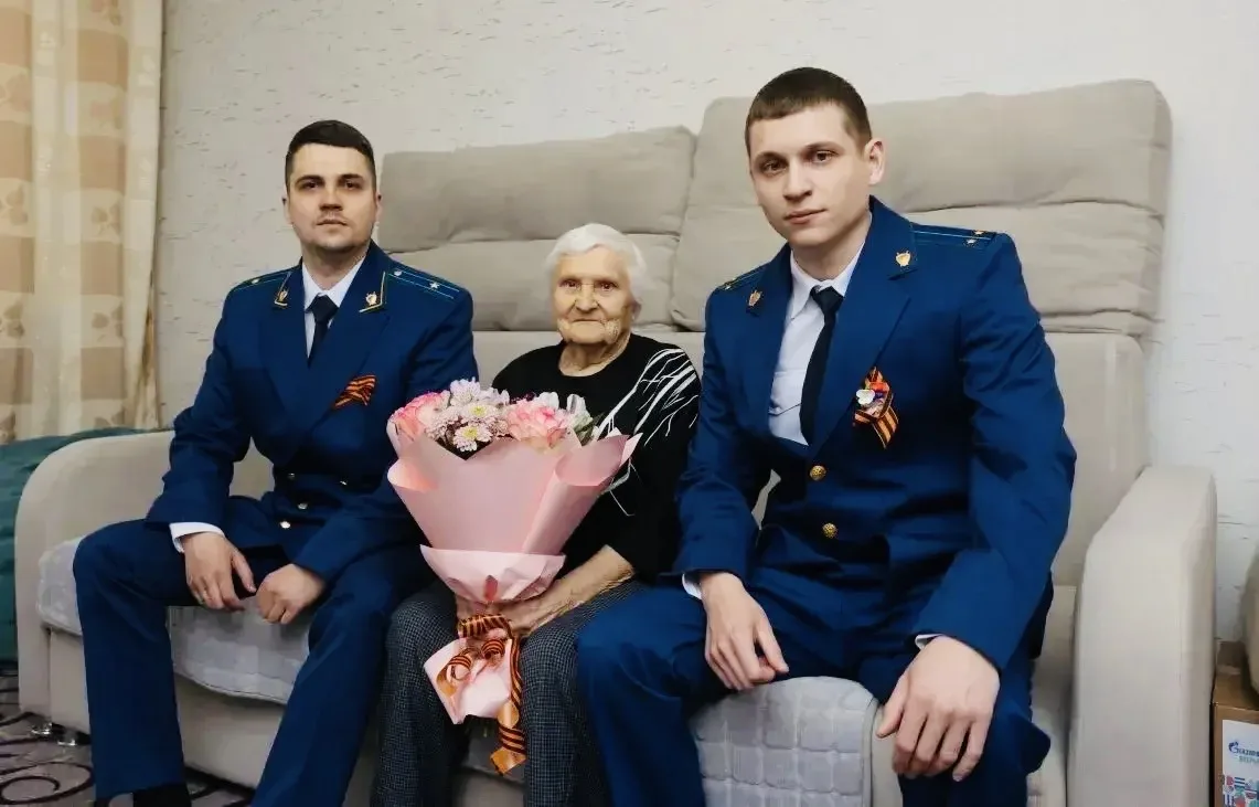 🎗Накануне главного праздника страны - Дня Победы работники прокуратуры Сургутского района посетили т