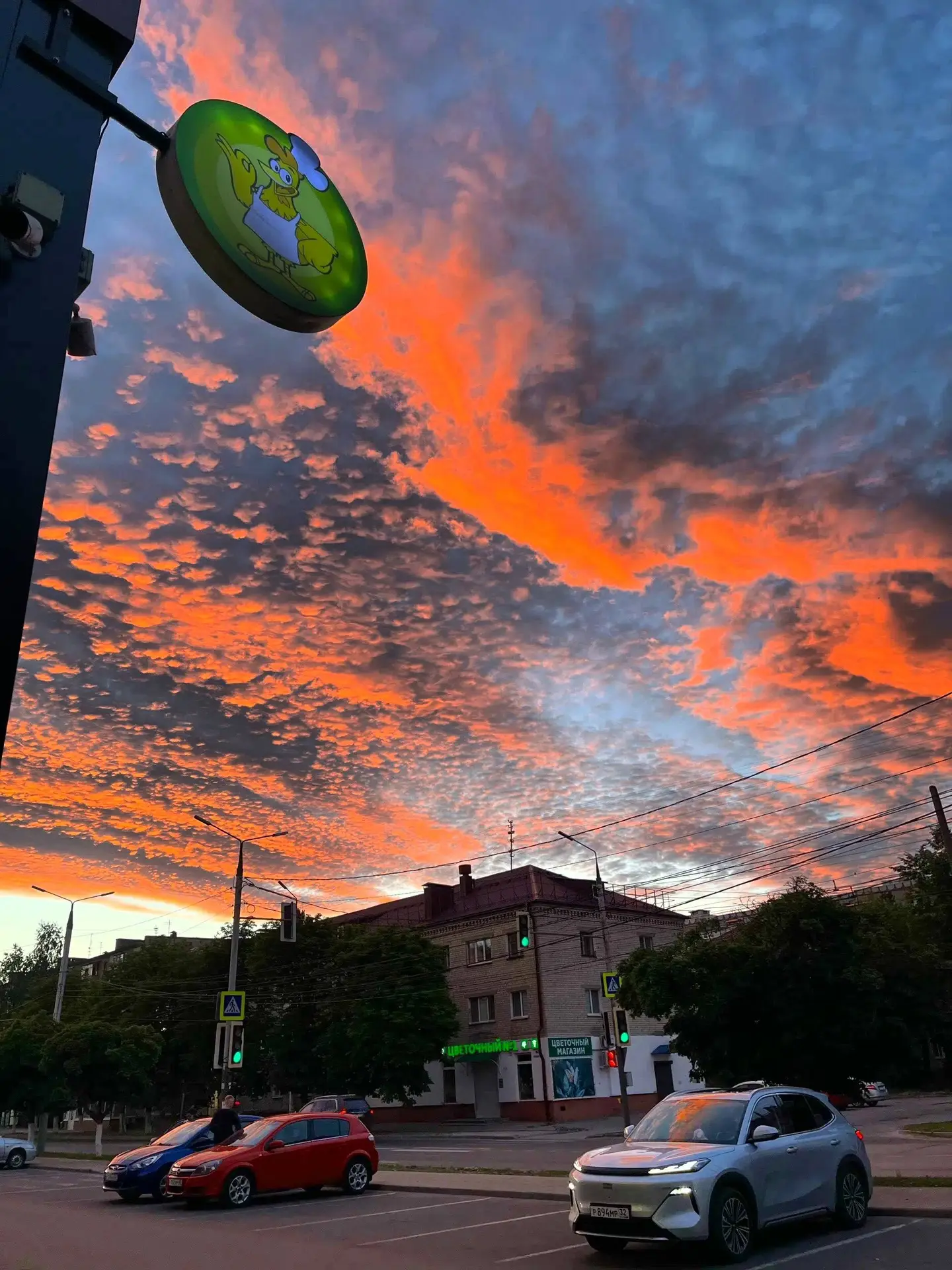 Еще немного фотографий красивого заката от нашего читателя 👍