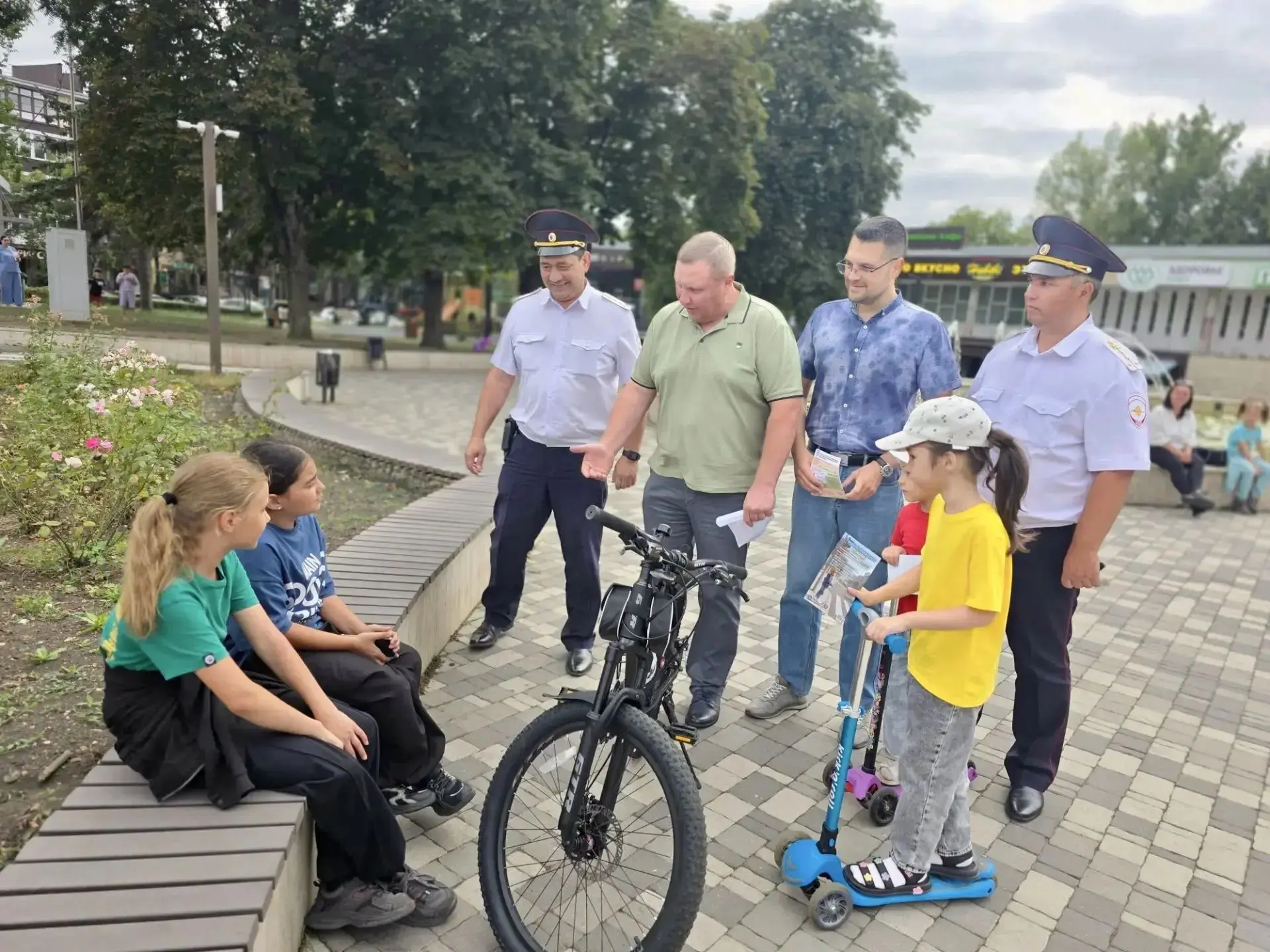 🛴👍Юные жители Пятигорска показали, как безопасно передвигаться на СИМ