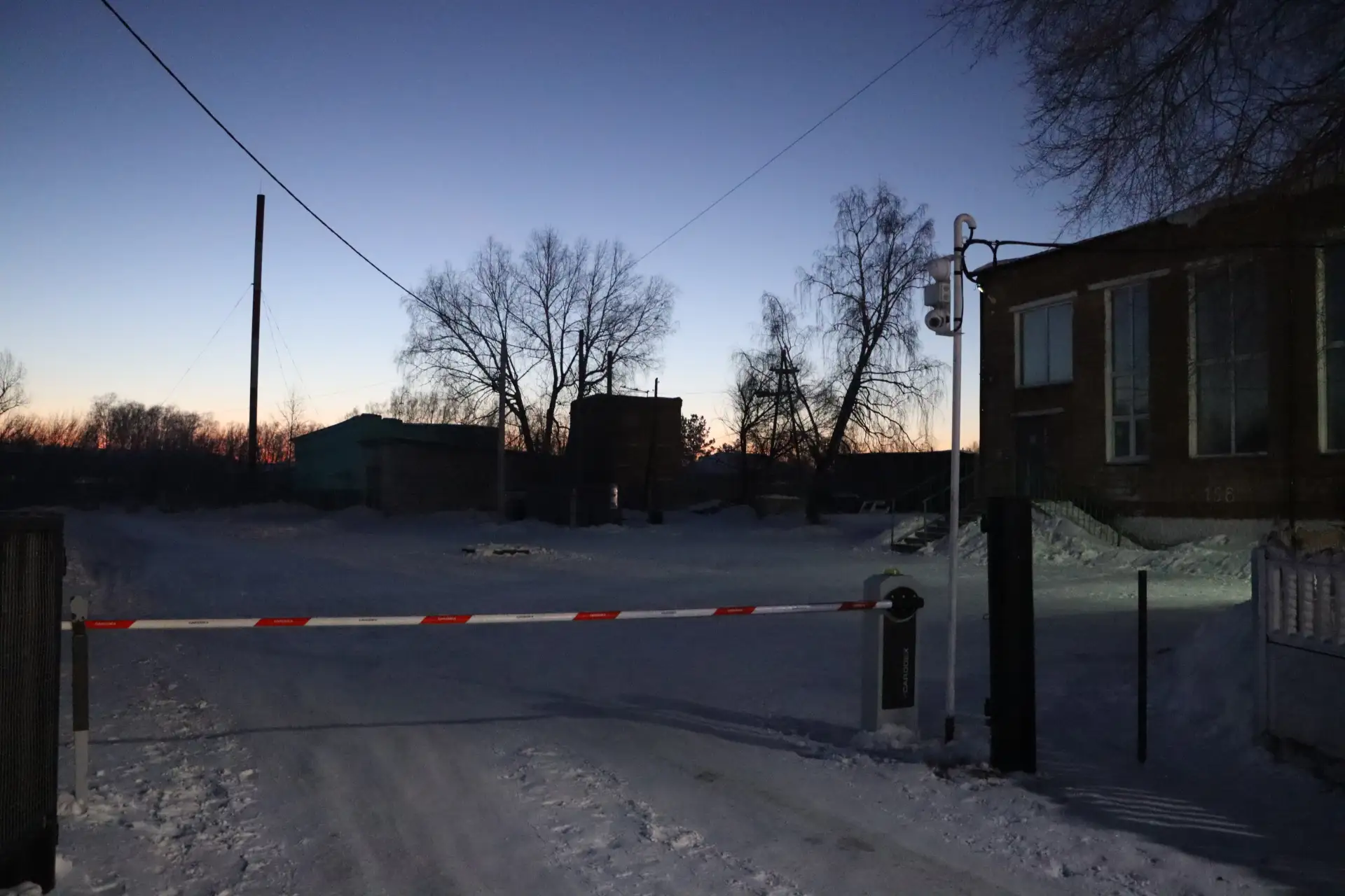 Обычная «шутка» со сломанной рукой: в Каратузском округе родители заплатят 90 тысяч руб...