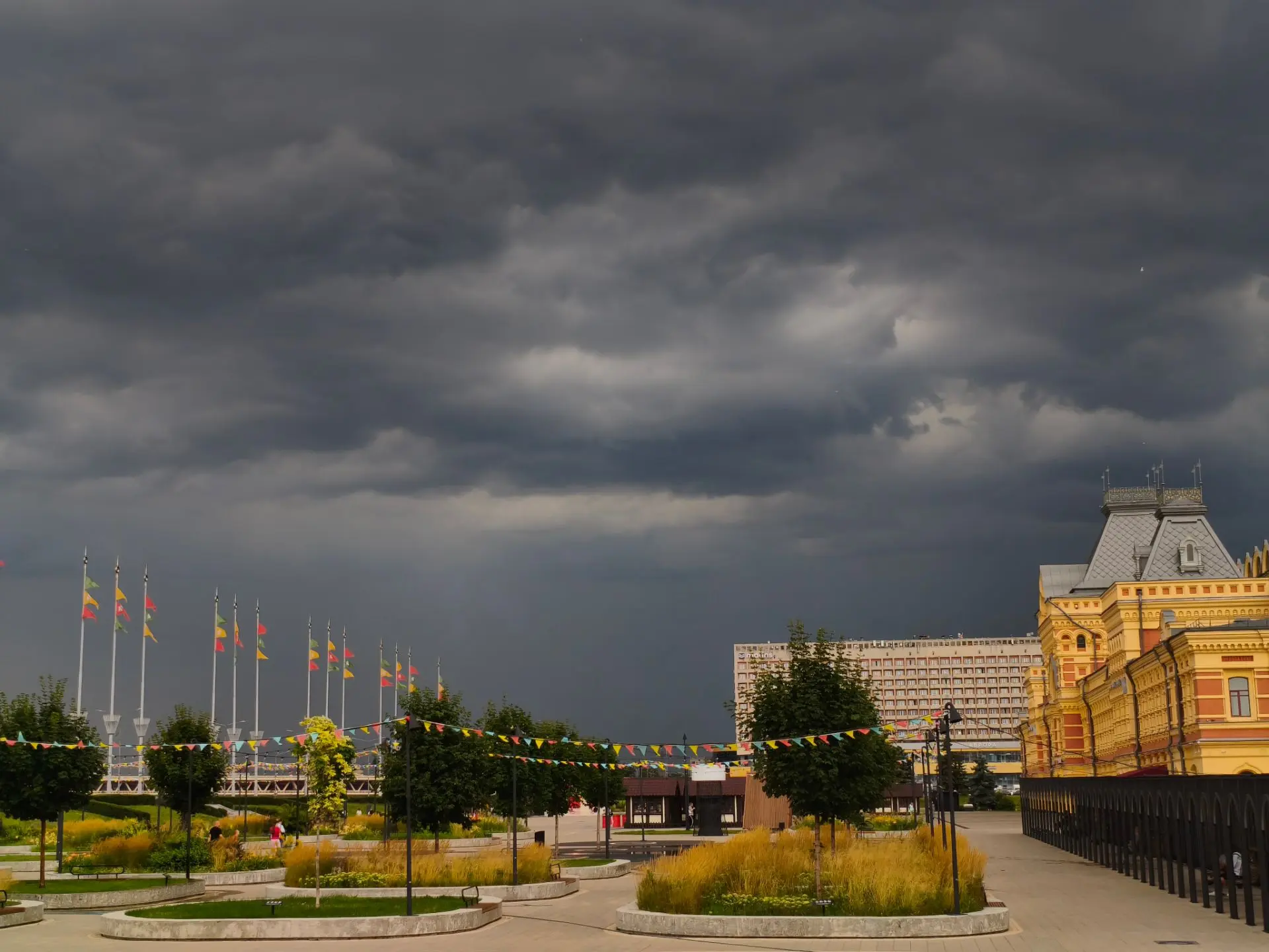 Затишье перед бурей... ⚡🌩