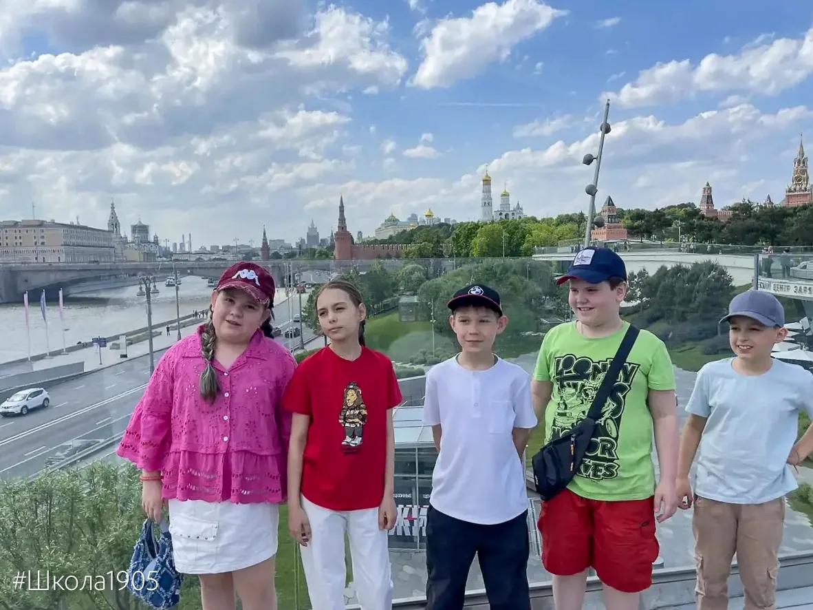 ✈️ Полёт над Москвой  Хотите насладиться красотой весенней Москвы — обязательно побывайте в «Зарядье