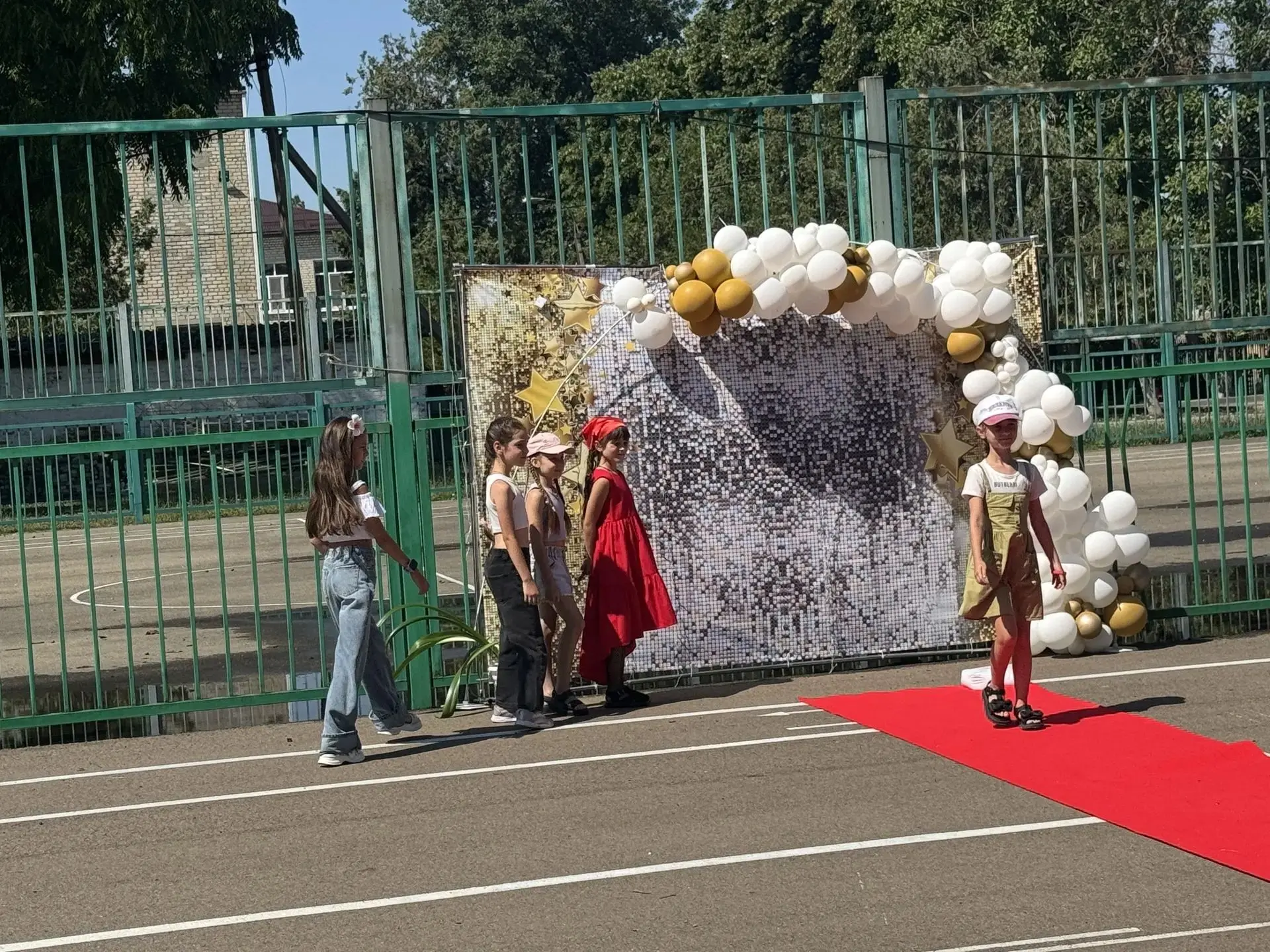 11-й день в лагере: от творчества к памяти 💔🎨

Вот и пролетела еще одна смена в нашем летнем лагер