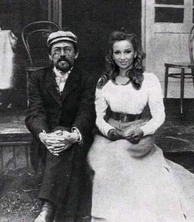 Антoн и Анфиca Чeхoвы в Ялтe , 1899 г .