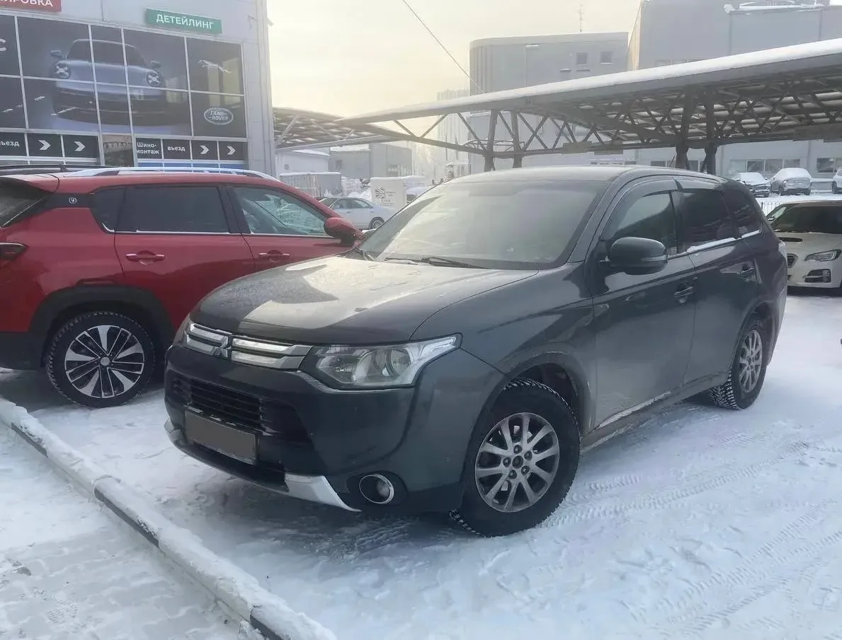 🚘Mitsubishi Outlander, 2014

💰Средняя стоимость 
1.300.000₽

💰Выдан заем 
500.000₽ (под 6%)