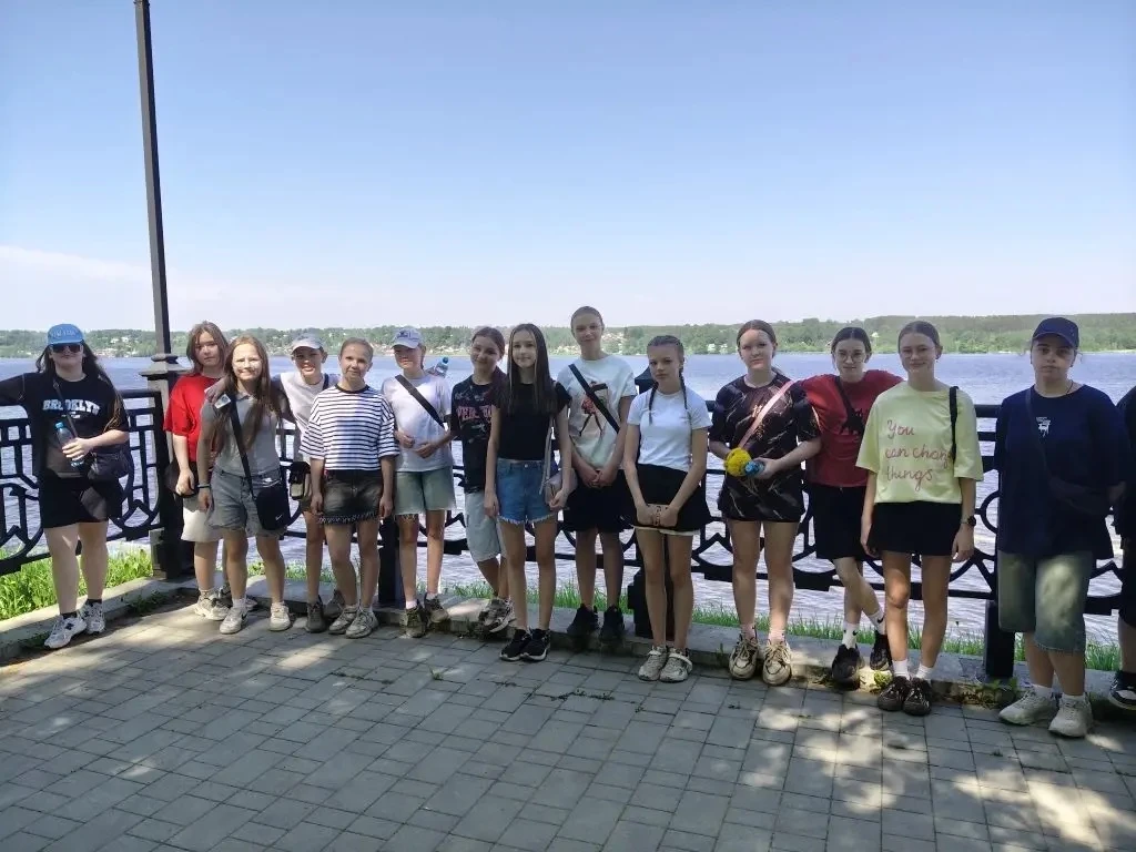 📸 6В на бульваре: солнце, воздух и отличное настроение  21 мая наш дружный 6В класс отправился на пр