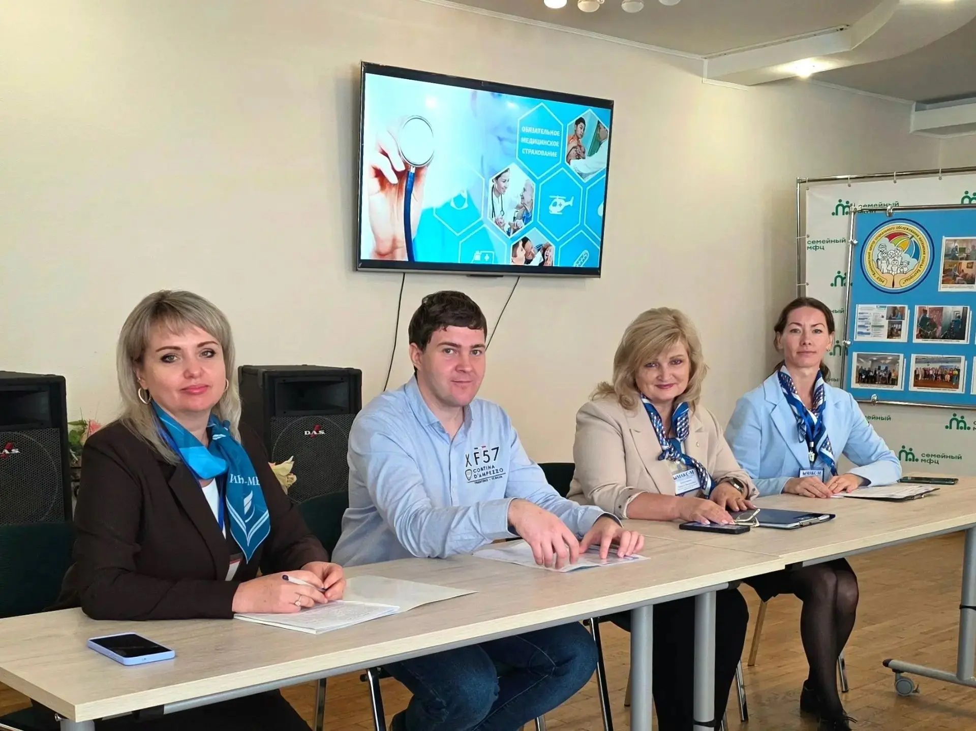 В преддверии Международного дня пожилого человека Молодёжный совет ТФОМС Белгородской о...