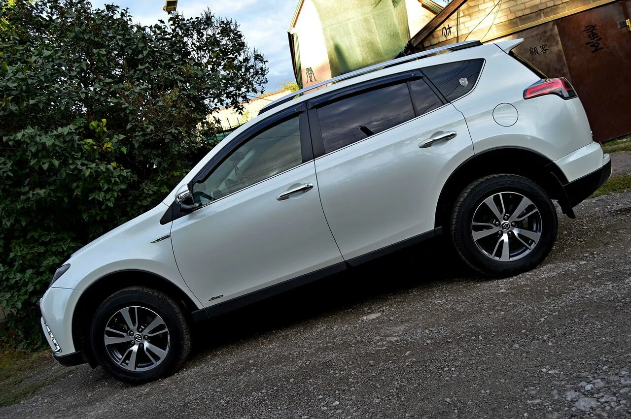 Продам Toyota RAV4 2.0 AT, 2016, 171000 км, Макеевка