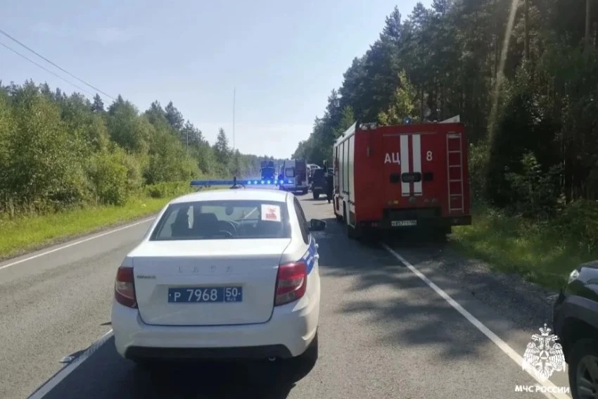 В Рошале спасатели ликвидировали последствия ДТП