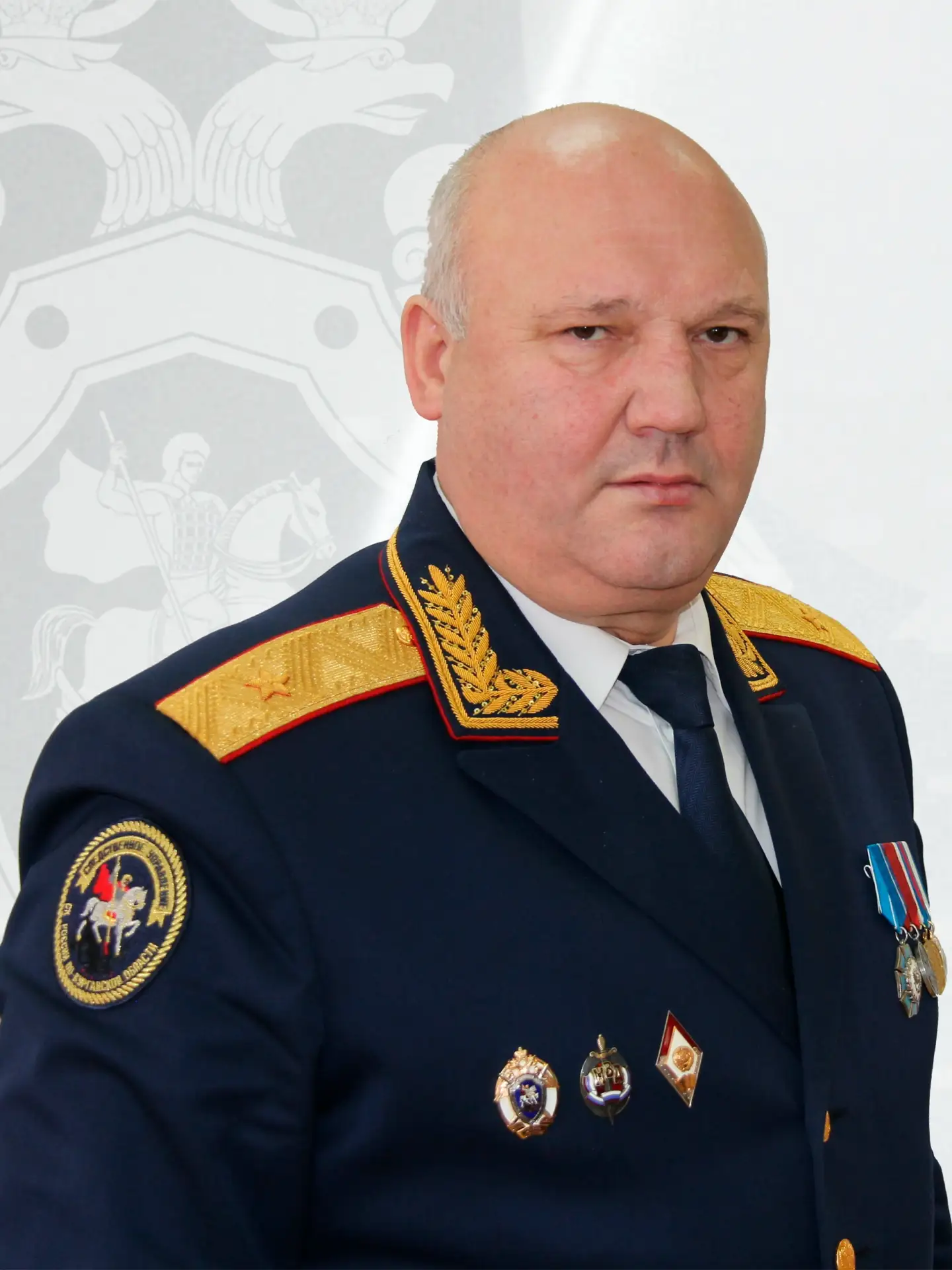 Поздравление руководителя регионального следственного управления Петра Крупени