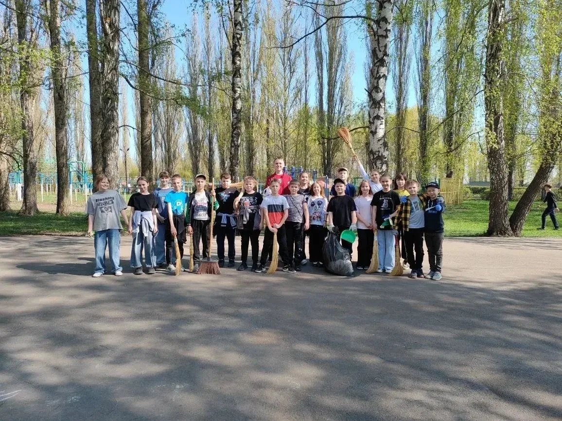 4В на уборке!#уборкашкольнойтерриритории_школа14 #субботник_школа14