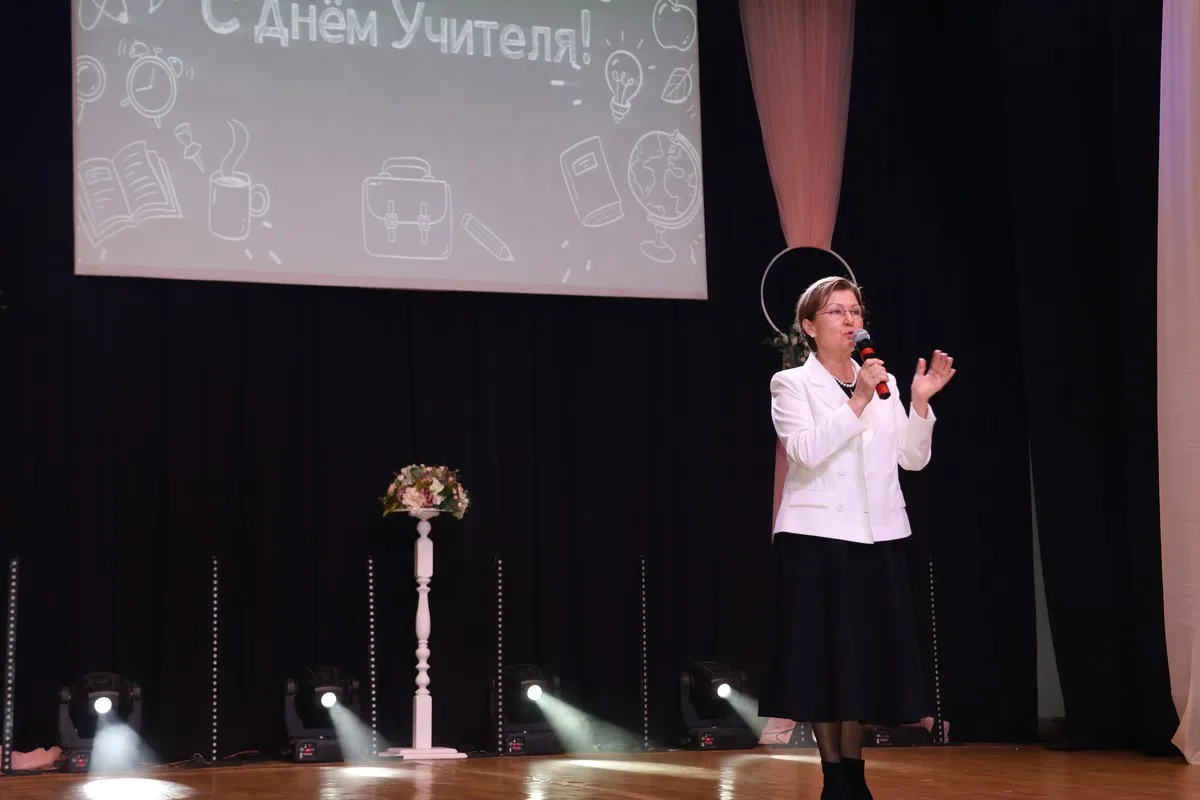 📸 Марина Левина поздравила киреевских педагогов с наступающим профессиональным праздни...
