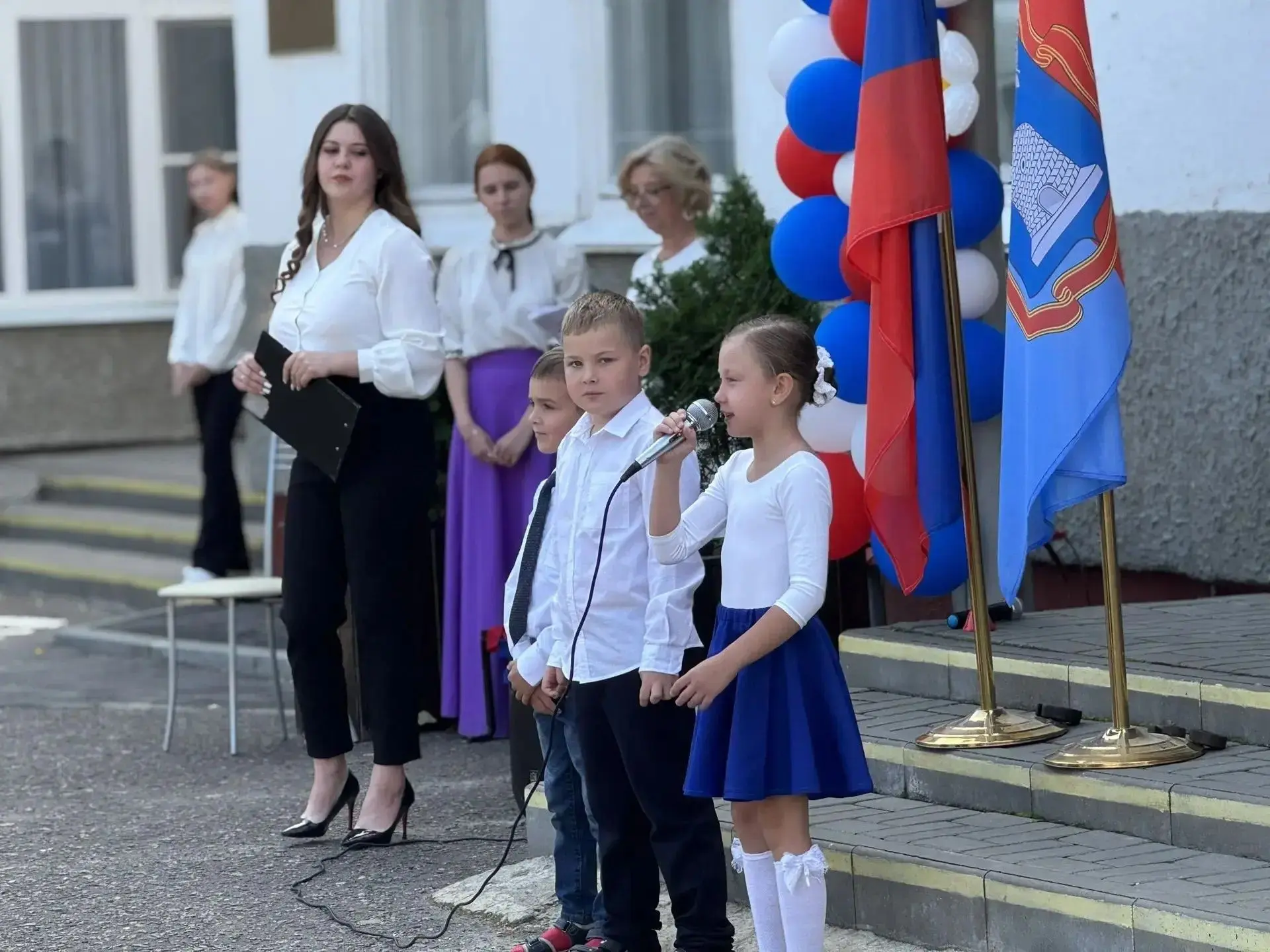 С Днем знаний, наши маленькие почемучки!