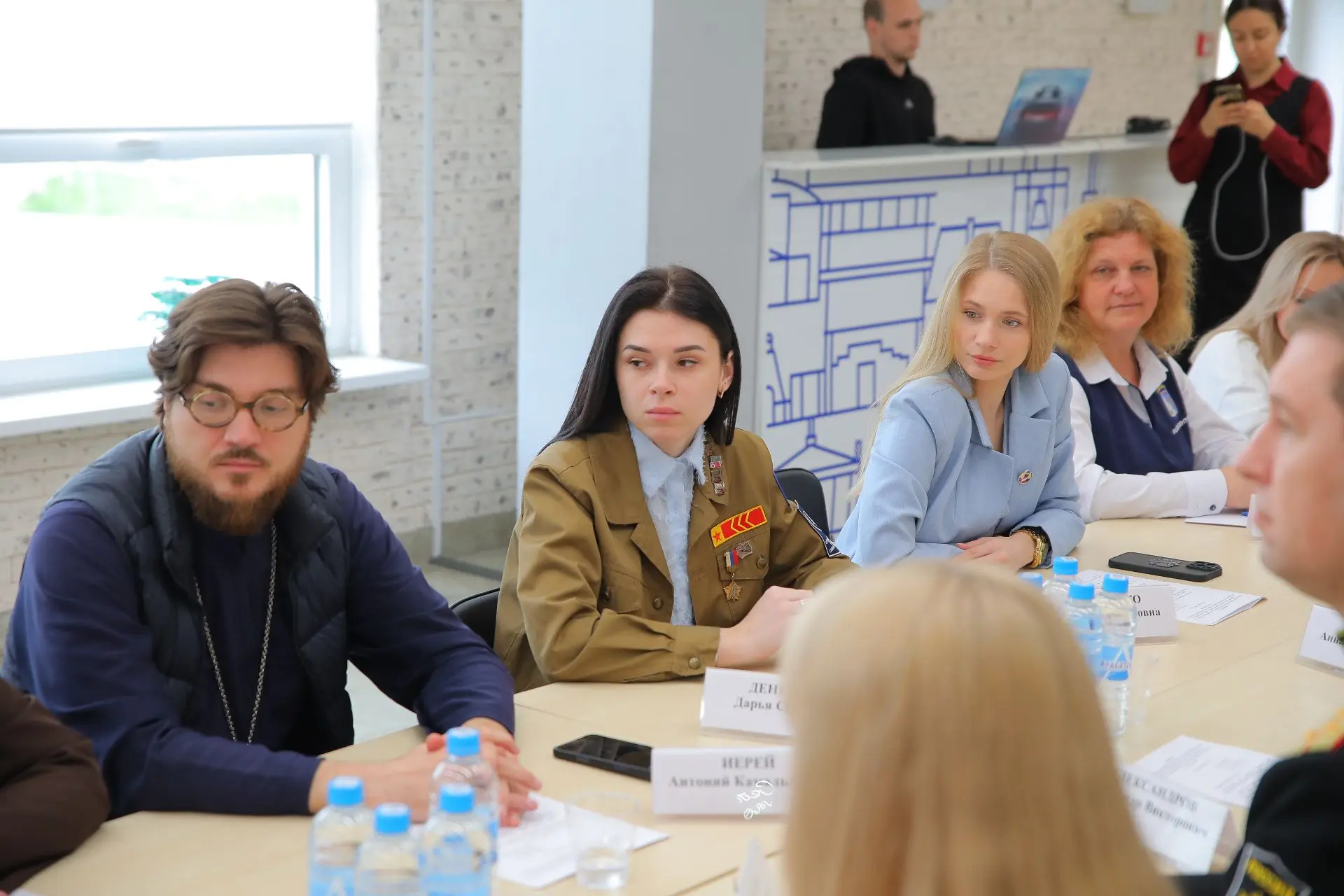 На площадке Севастопольского Дома молодёжи состоялась первая рабочая встреча с Общественным советом 
