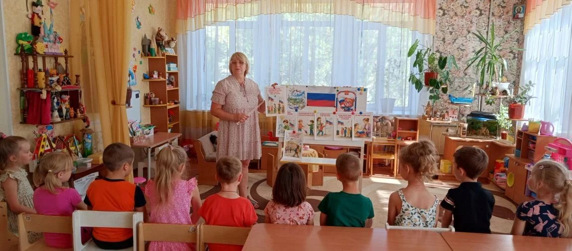 Ежегодно 22 августа в России отмечается День Государственного флага Российской Федераци...