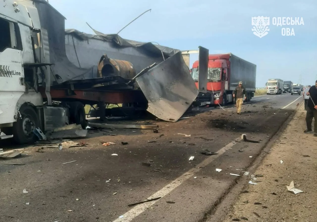 🇺🇦💥 Под Одессой уничтожили мост и грузовики ВСУ