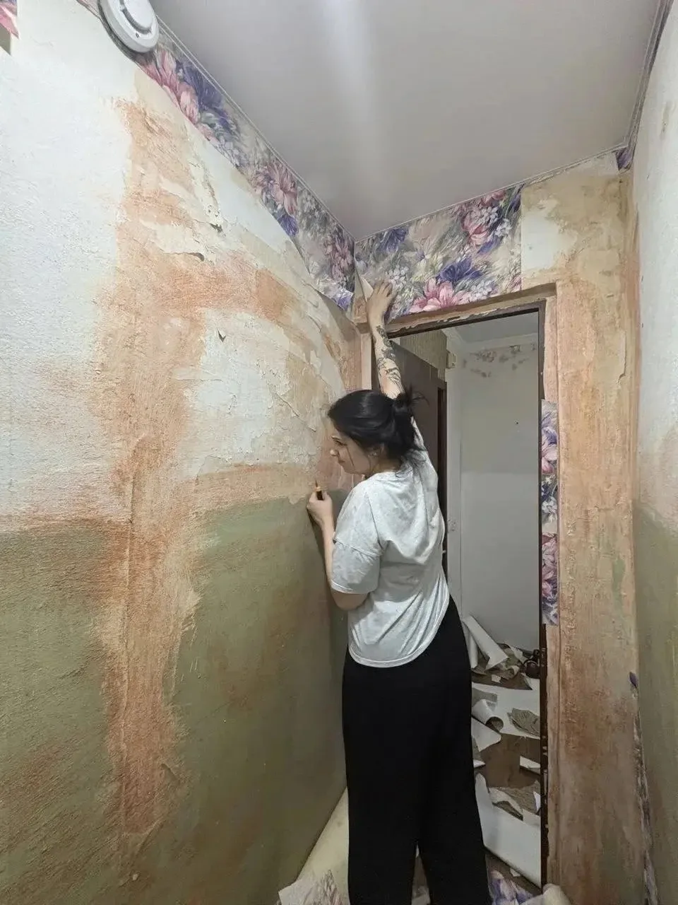 В Новокуйбышевске сироте дали квартиру с плесенью, грибком и долгом по ЖКХ