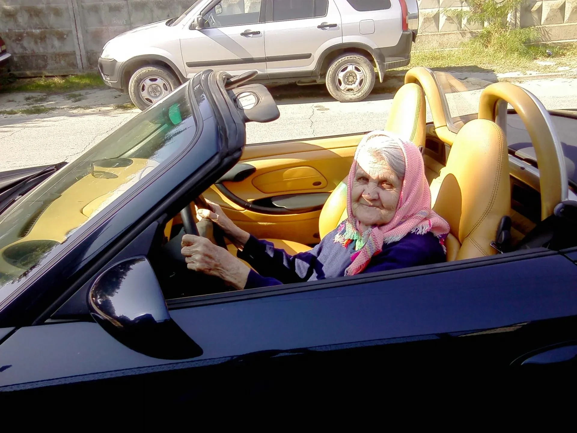 🚗 69-летняя бабушка на Mercedes-Benz E200 накопила около 400 тысяч рублей штрафов за г...