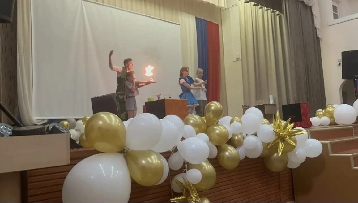 Вчера в нашем лагере произошло нечто удивительное! 🎉 Дети посетили захватывающее шоу "Сумасшедшая л