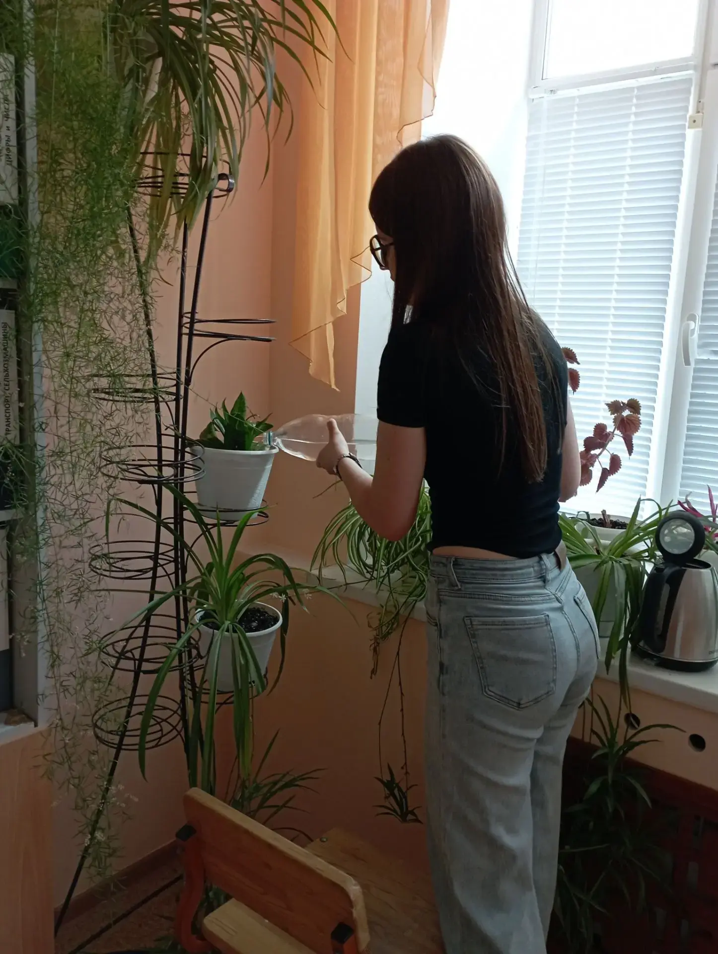 Трудовой десант в действии! 🧹🌱
Сегодня ученики 10 «А» класса приступили к своей социально значимой
