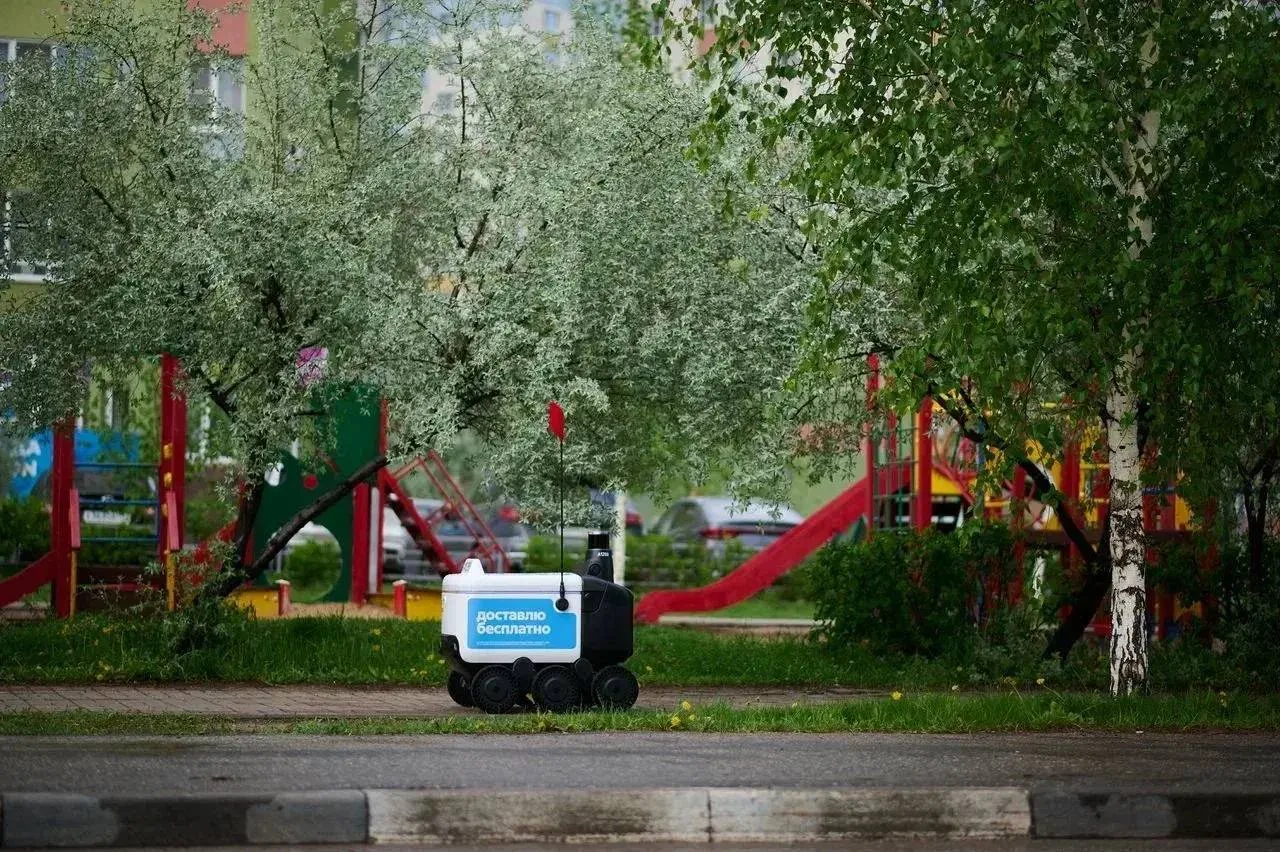 🤖 В Нижнем Новгороде запустили роботов-доставщиков  Автономные курьеры сегодня вышли на улицы города