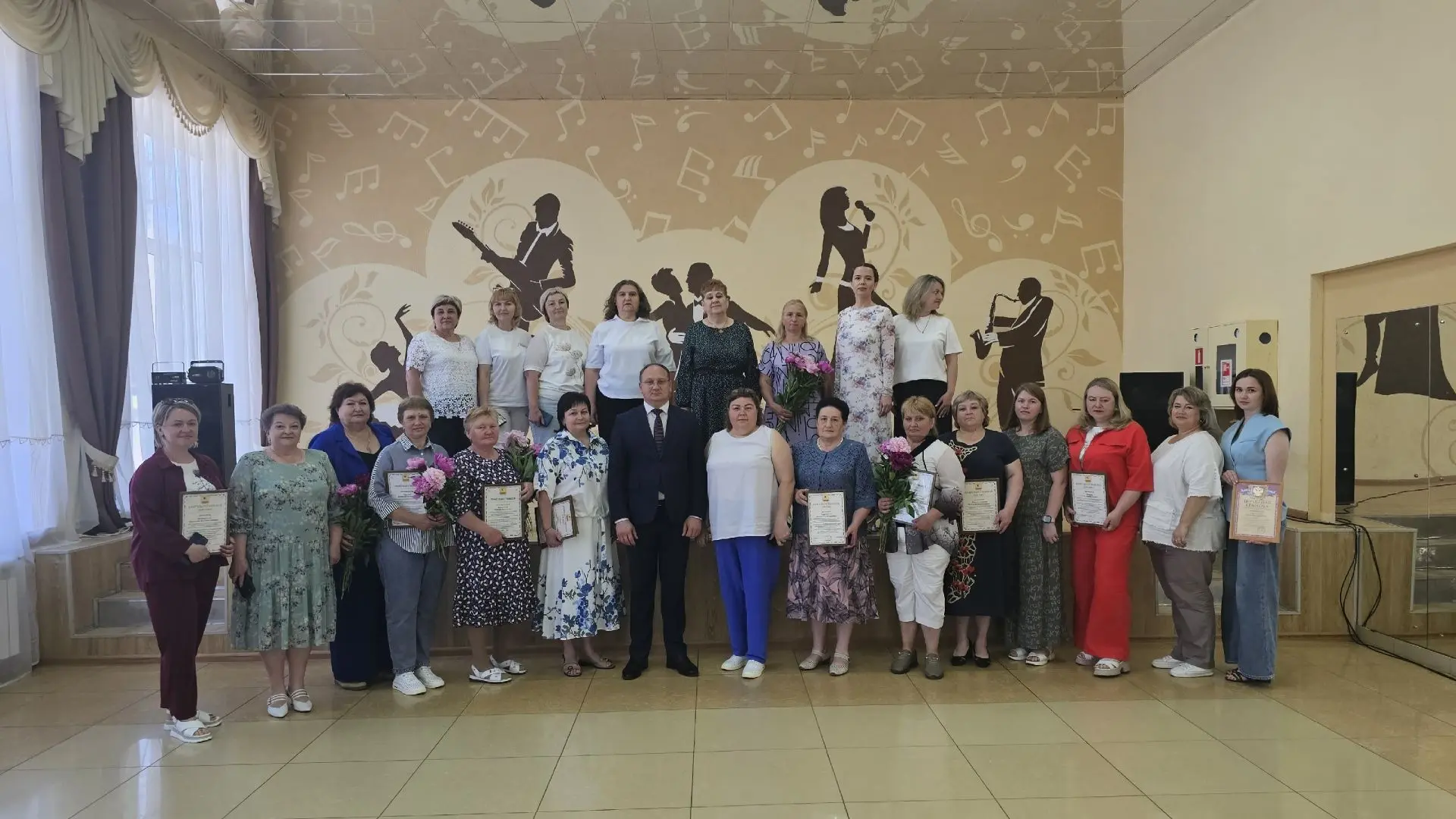 ⭐Сегодня в День социального работника в районном Доме культуры Шемышейского района прош...