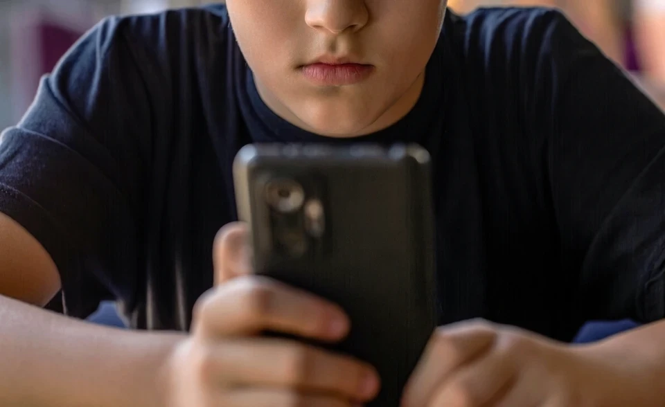 13-летний школьник сдал украинских мошенников отцу: “Сказали, что дадут 600 тыс. за взр...