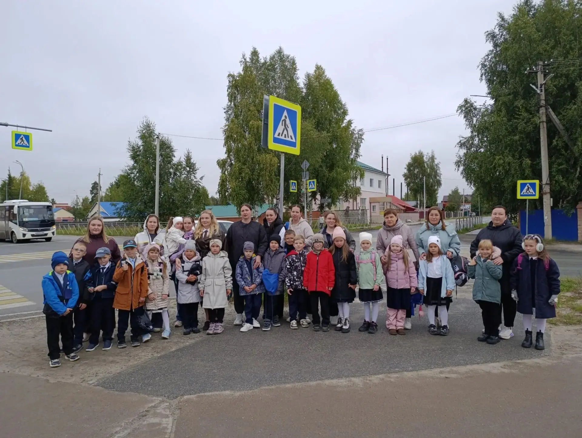 🚦 «Мой безопасный путь»: первоклассники учатся, родители вспоминают!