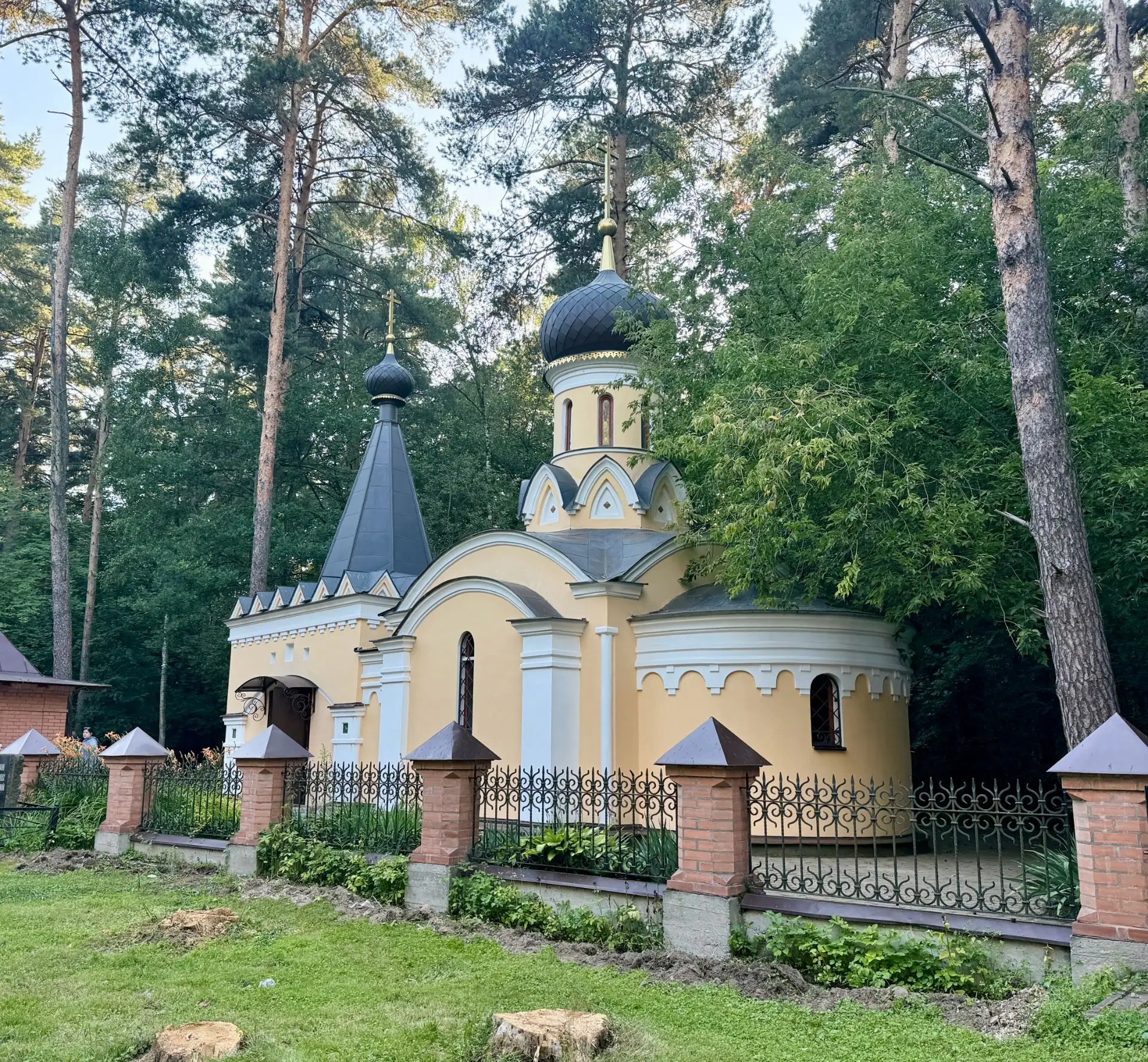 17 июля 2026 
Всенощное бдение под престольный праздник в храме прмц. Елисаветы на Рублевском кладби