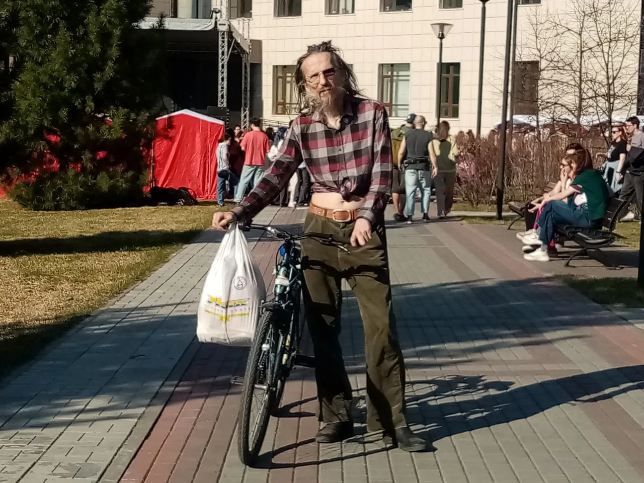 В Новосибирске ушел из жизни «Иисус на велосипеде».
