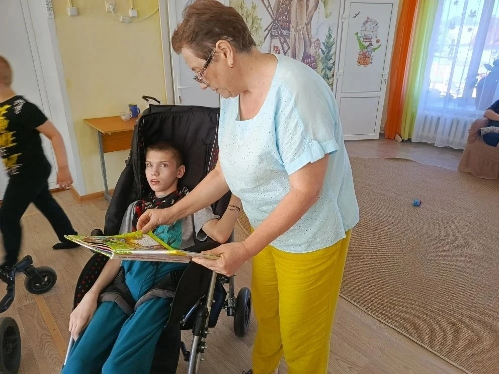 👨‍👩‍👦Семейный этикет: урок доброты и уважения  🏡✨В Рославльском социально-реабилитационном центре дл