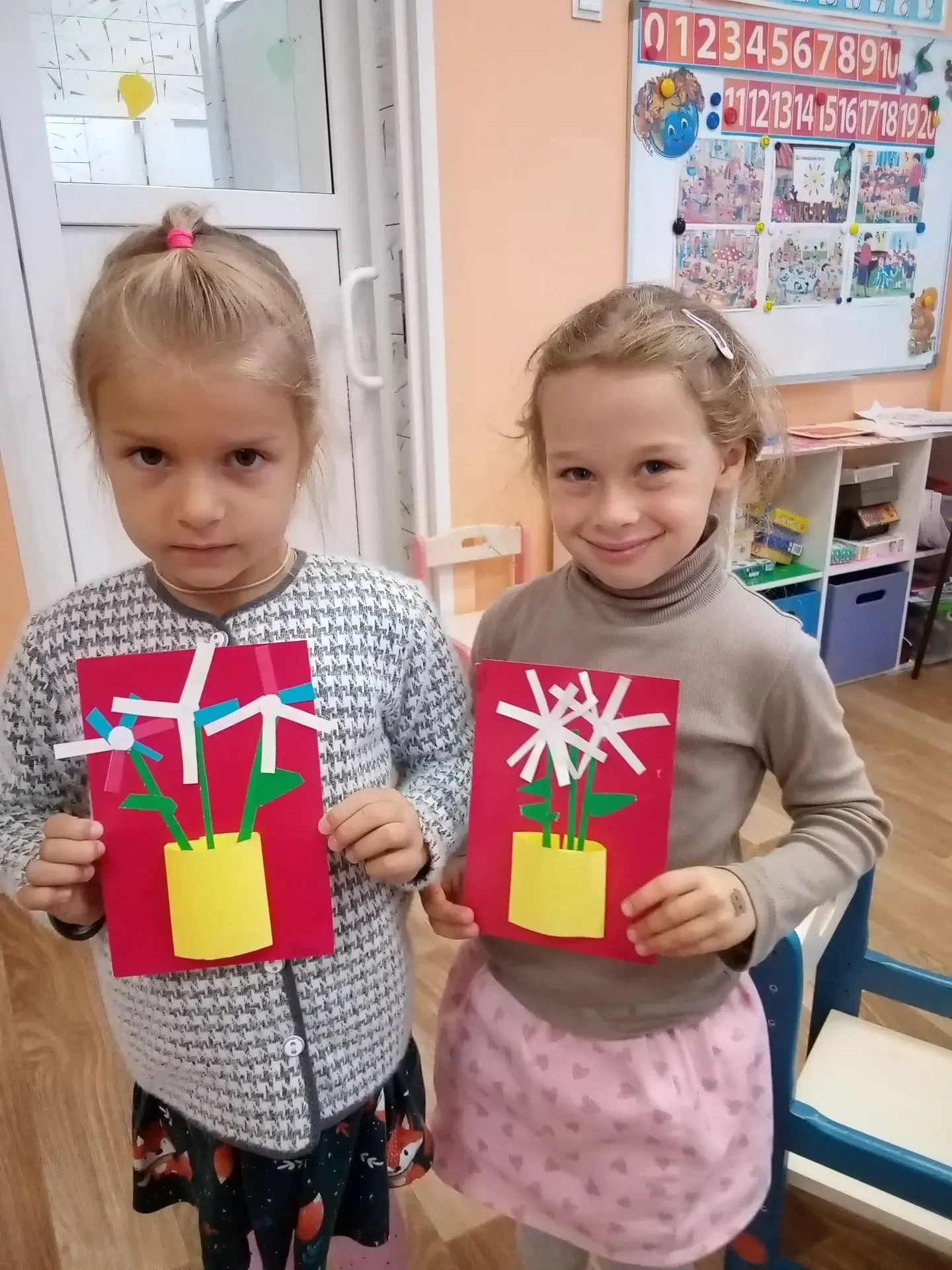 Ребята из подготовительной группы №3 "Бусинки" (площадка №2) на занятии сделали вазу с ...