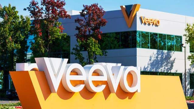 Veeva запускает агентный ИИ для фармрынка

🔹Фарма начинает активнее использовать ИИ. Американская I