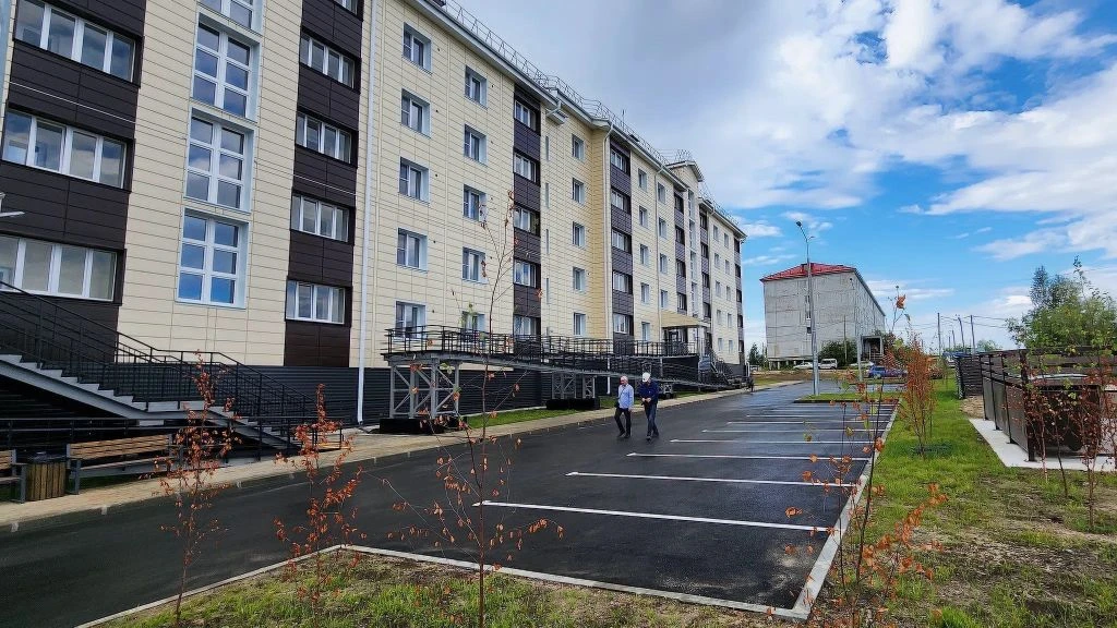В Лабытнанги построили новый дом для переселенцев из аварийного жилья

В городе завершили строительс