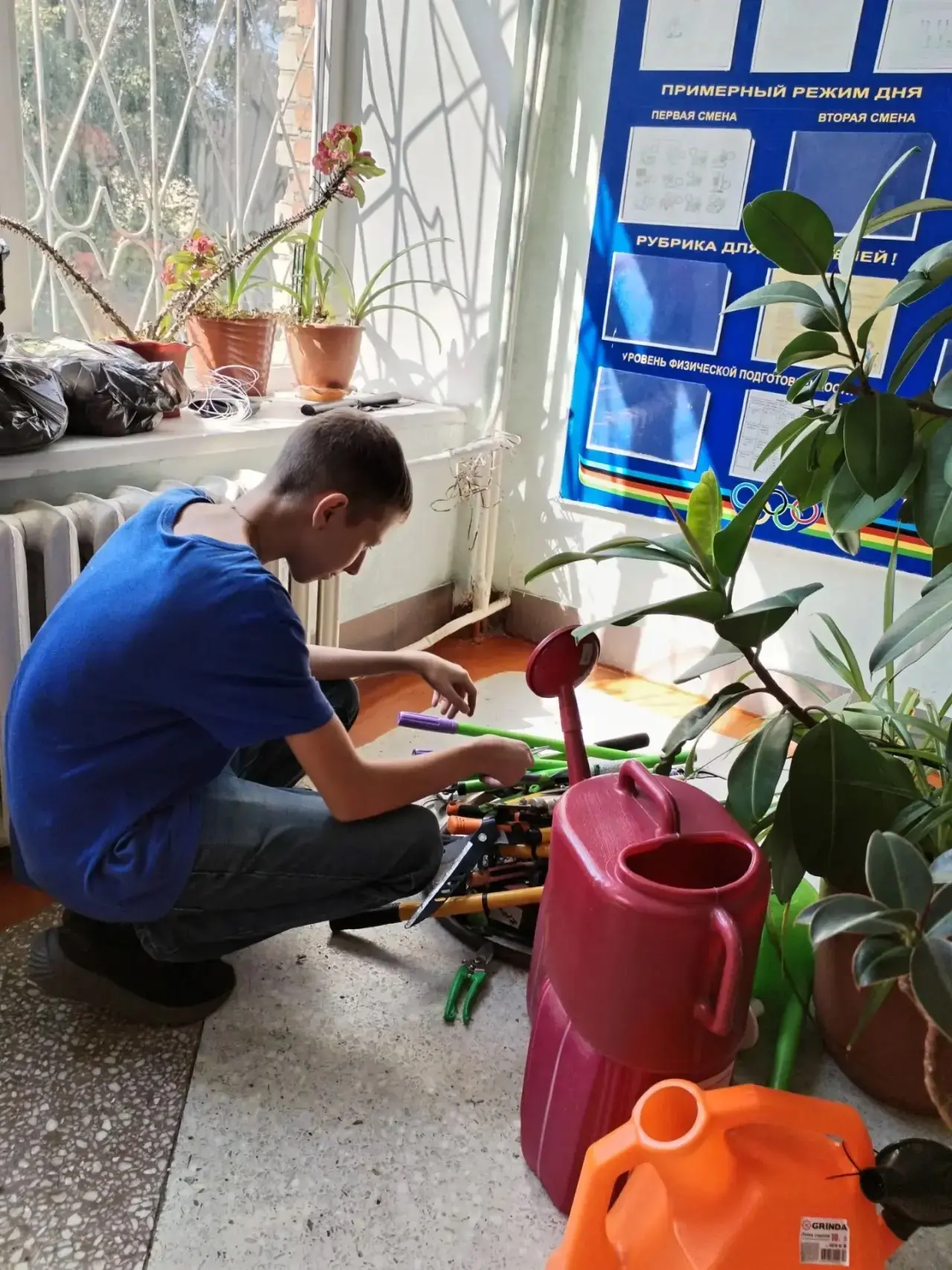 🎉 Гимназия в лицах: Алексей Дорбан, ученик 9 Б класса! 🎉

Алексей с гордостью и отличными результа