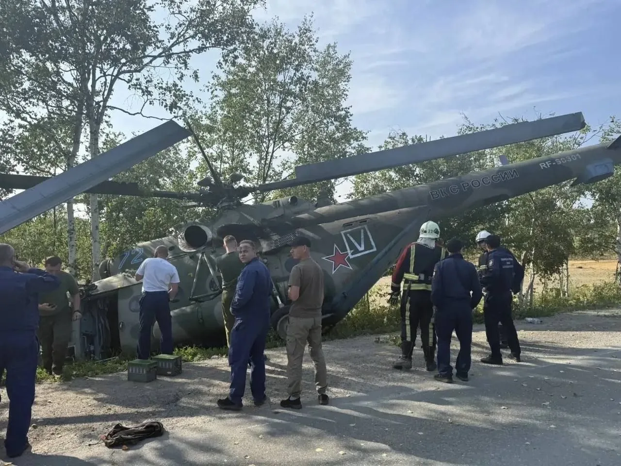 🤯На Сахалине вертолёт Ми-8 с сотрудниками сахалинского избиркома совершил жёсткую поса...