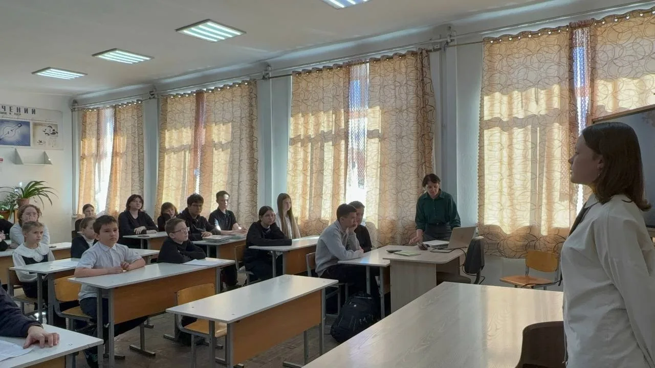 Души прекрасные порывы: как мы отметили Всемирный день поэзии! 📖✨ 18 марта, наша школа превратилась 