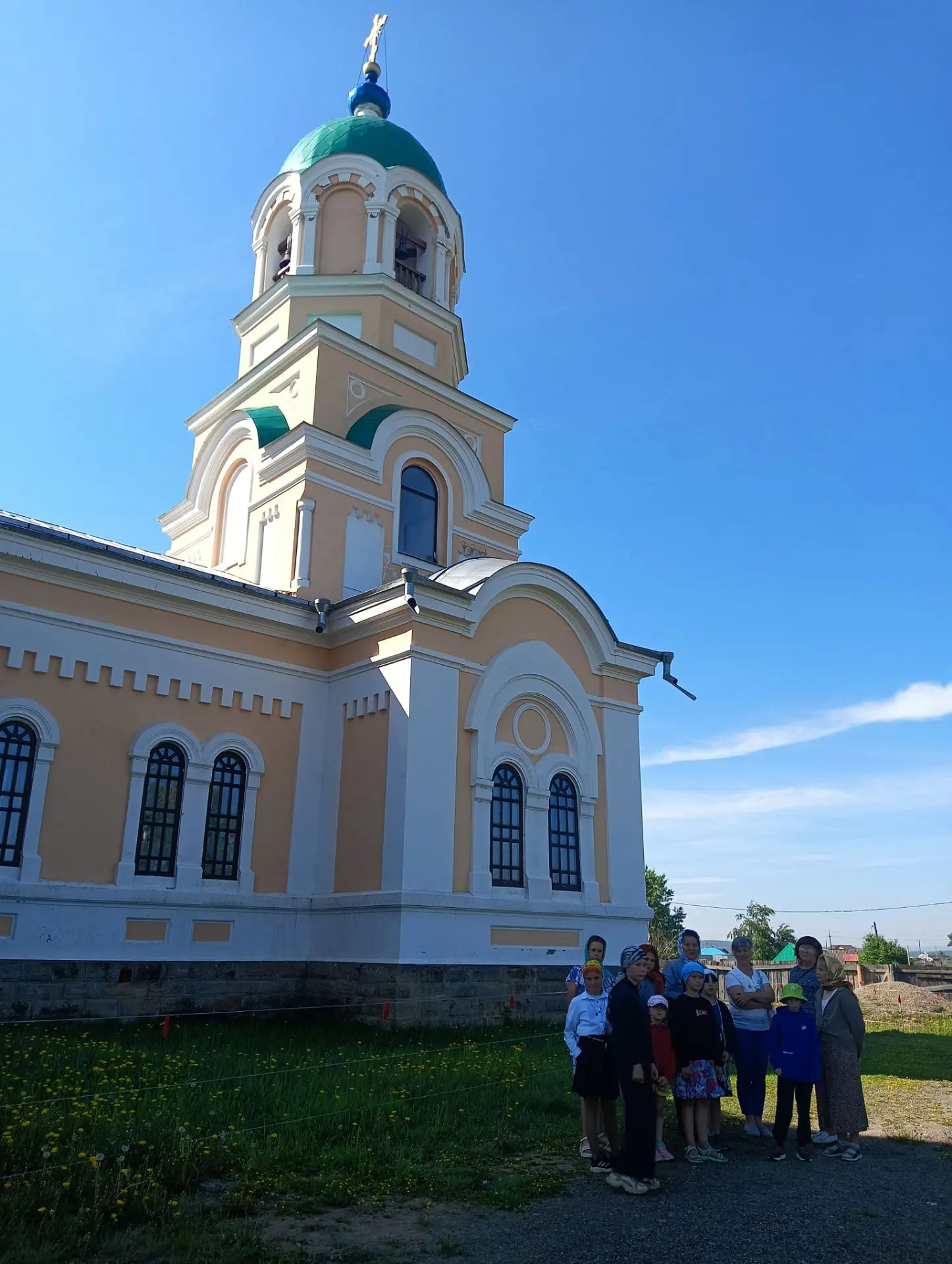 🏛️ К истокам родной земли!

🌞 Сегодня ребята  нашей школы отправились на экскурсию в Свято-Никольс
