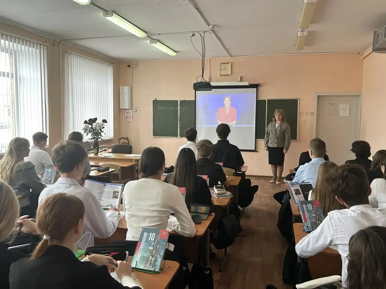 🎉 Диктант «Россия — дом народов» в МБОУ СОШ № 4 имени Родионова! 🎉
