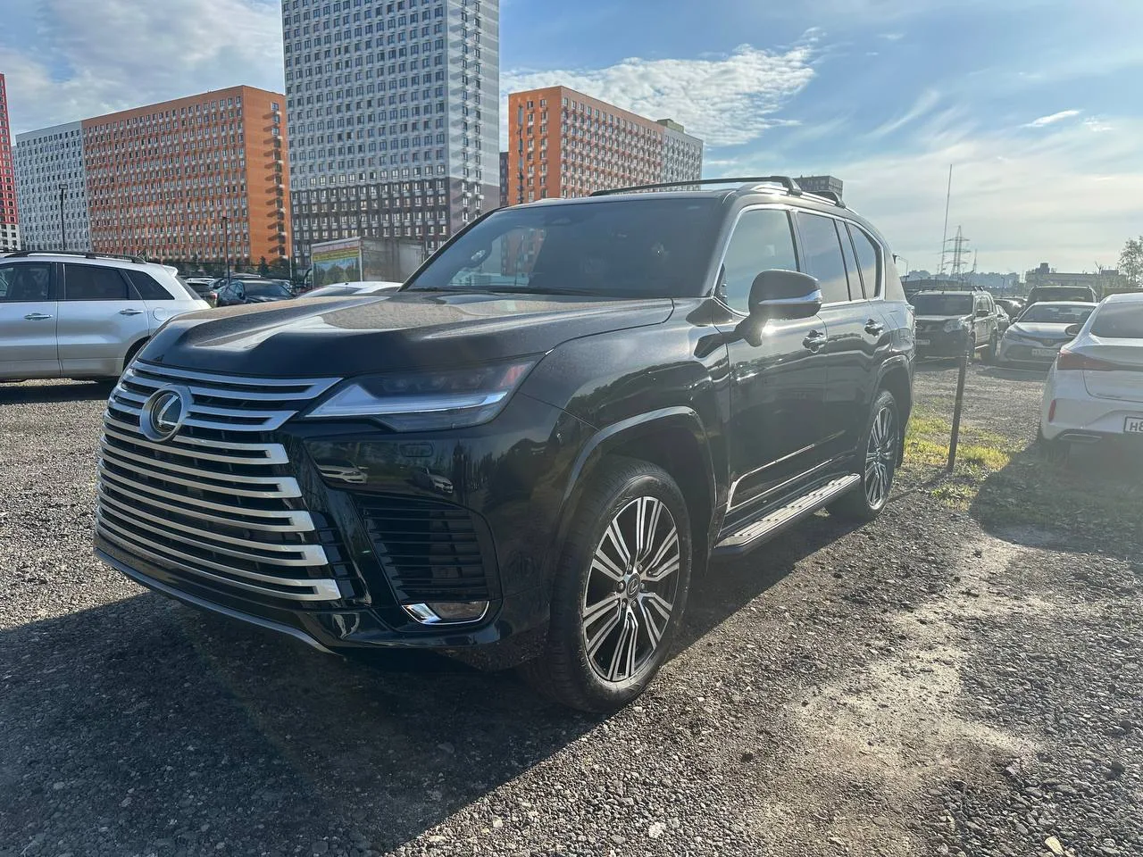 Lexus LX 600 Luxury 3.5 бензин 2026 (черный на черном)