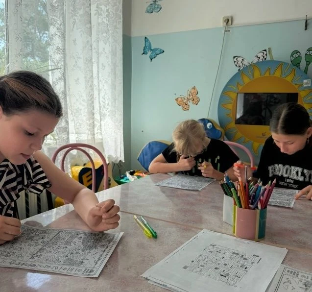 Психолог отделения дневного пребывания детей провёл занятие по развитию эмоционального ...
