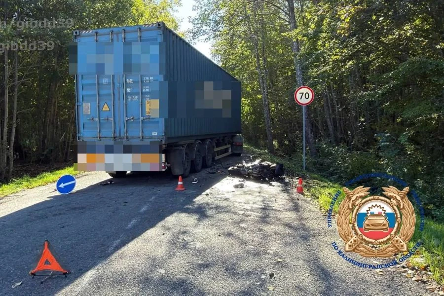 Под Полесском при столкновении с грузовиком погиб несовершеннолетний мотоциклист