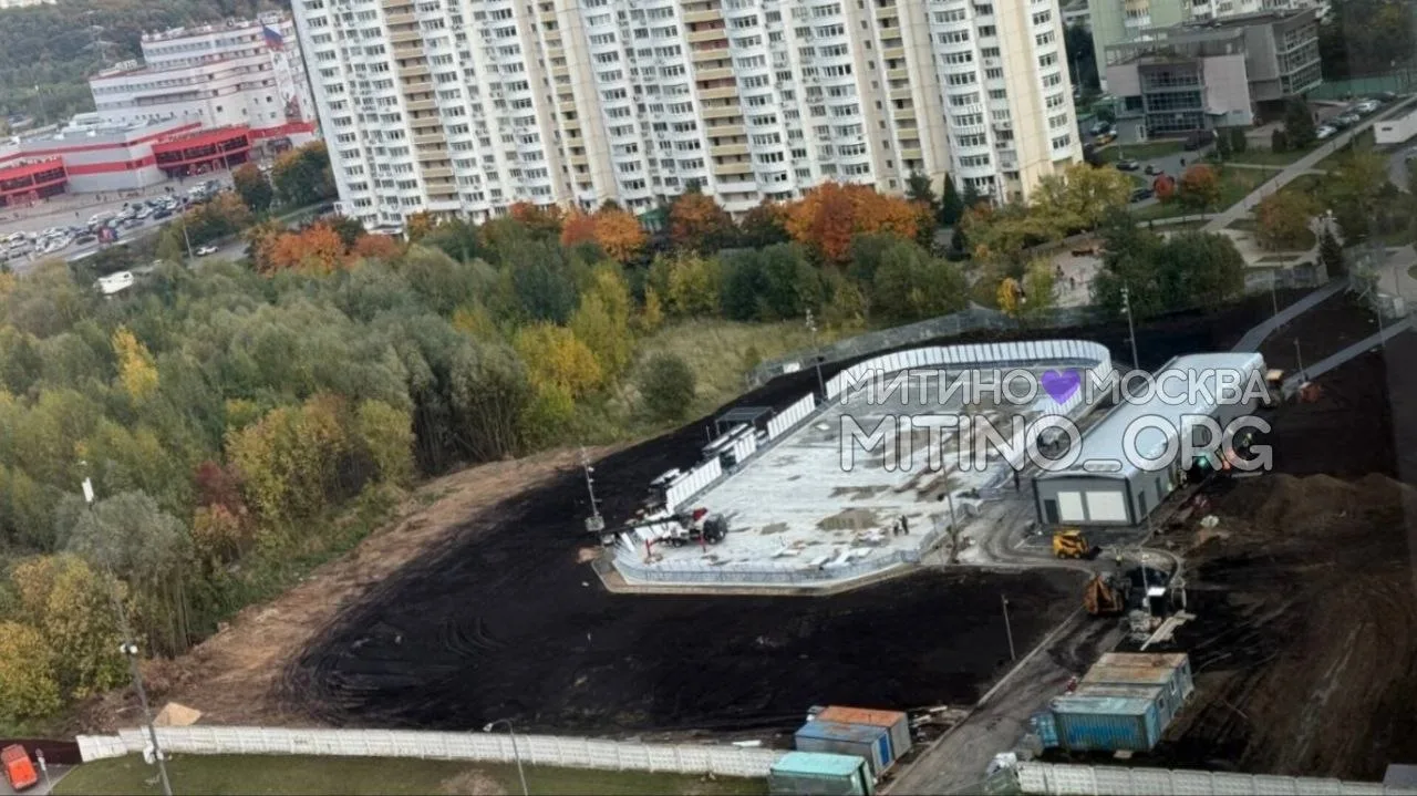 🏗Строительство круглогодичной спортивной площадки на Митинской улице