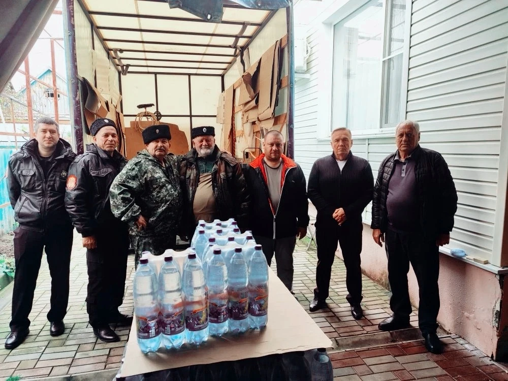 📦 Казаки Горячеключевского районного казачьего общества совместно с ветеранами МВД отправили гуманит