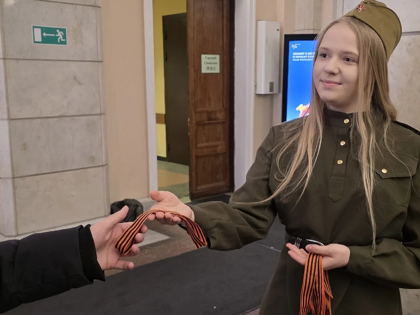 ✨ Георгиевскую ленточку раздавали сегодня в университете  Для всех нас, это символ Дня Победы, знак 