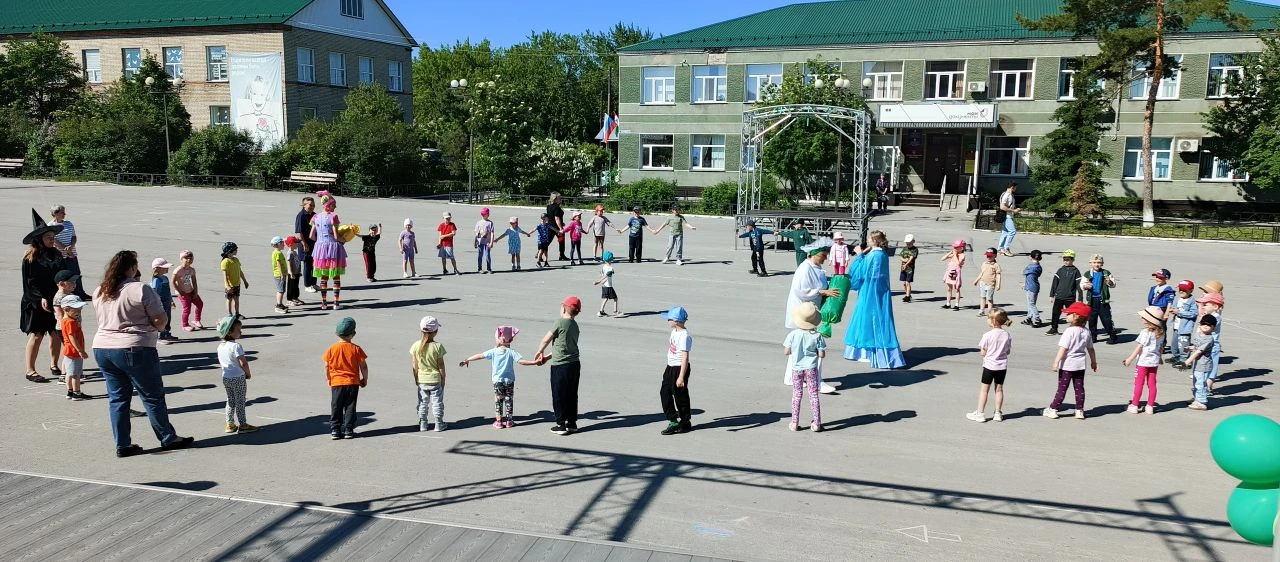 🎉🎈🎈🎈3 июня на нашей площади было по-настоящему волшебно! В гости к ребятам из детск...