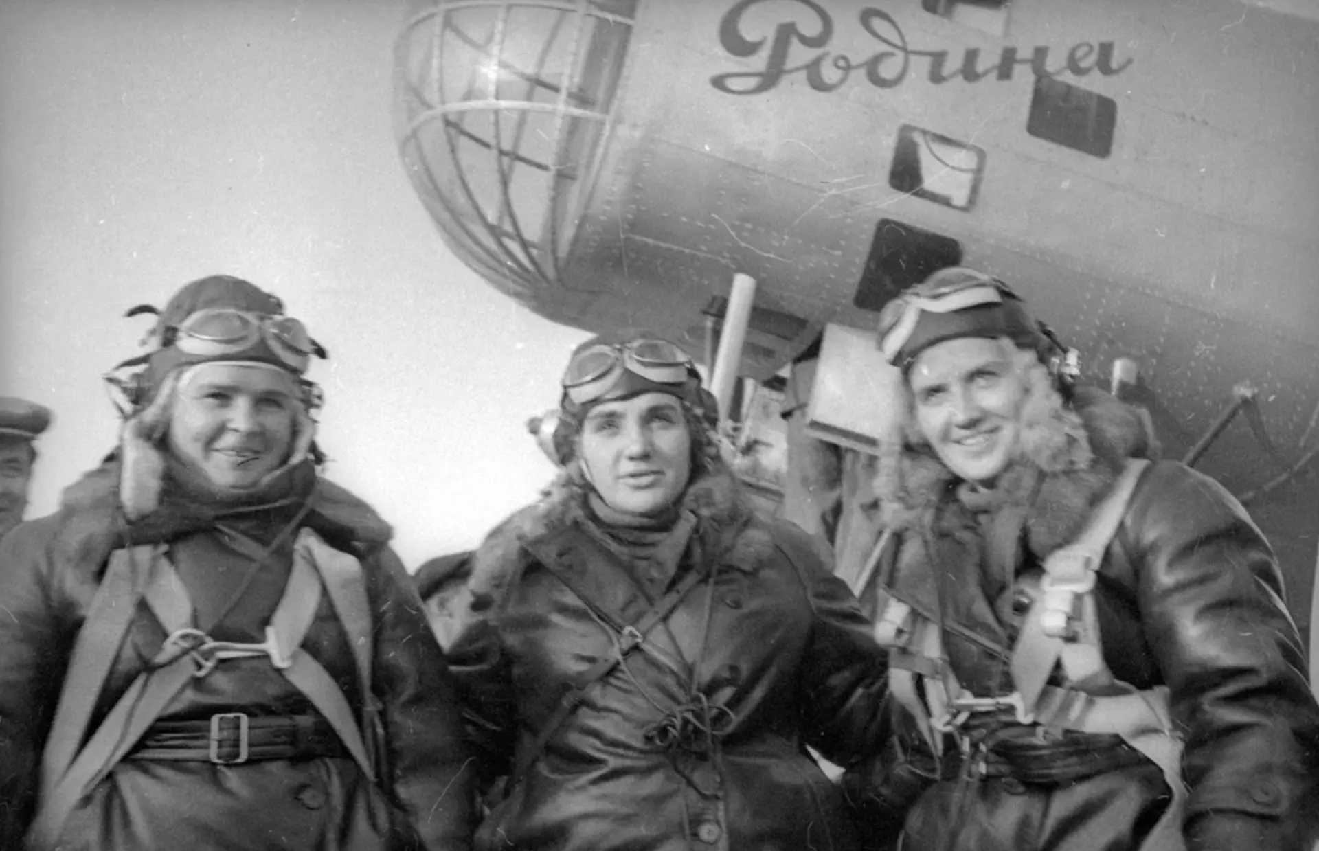 Сегодня утром мне попались кадры, снятые в 1963 году в США. В ролике стюардесса и пасса...