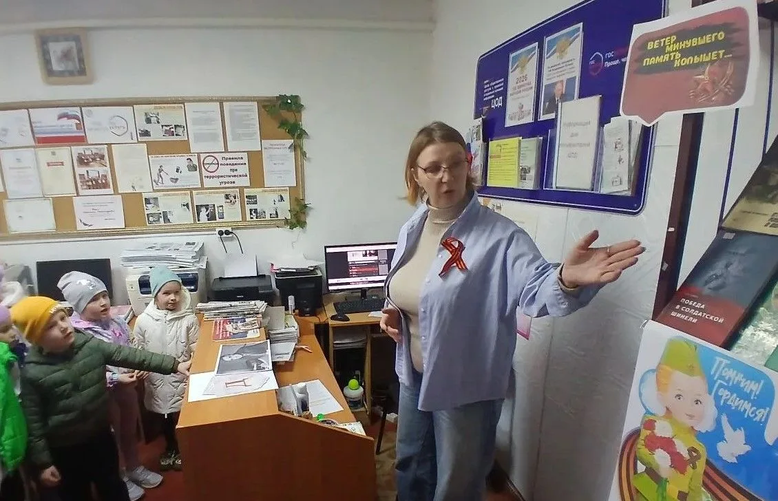 Воспитанники групп "Гномики" и "Звёздочки" посетили сельскую библиотеку. В рамках встре...