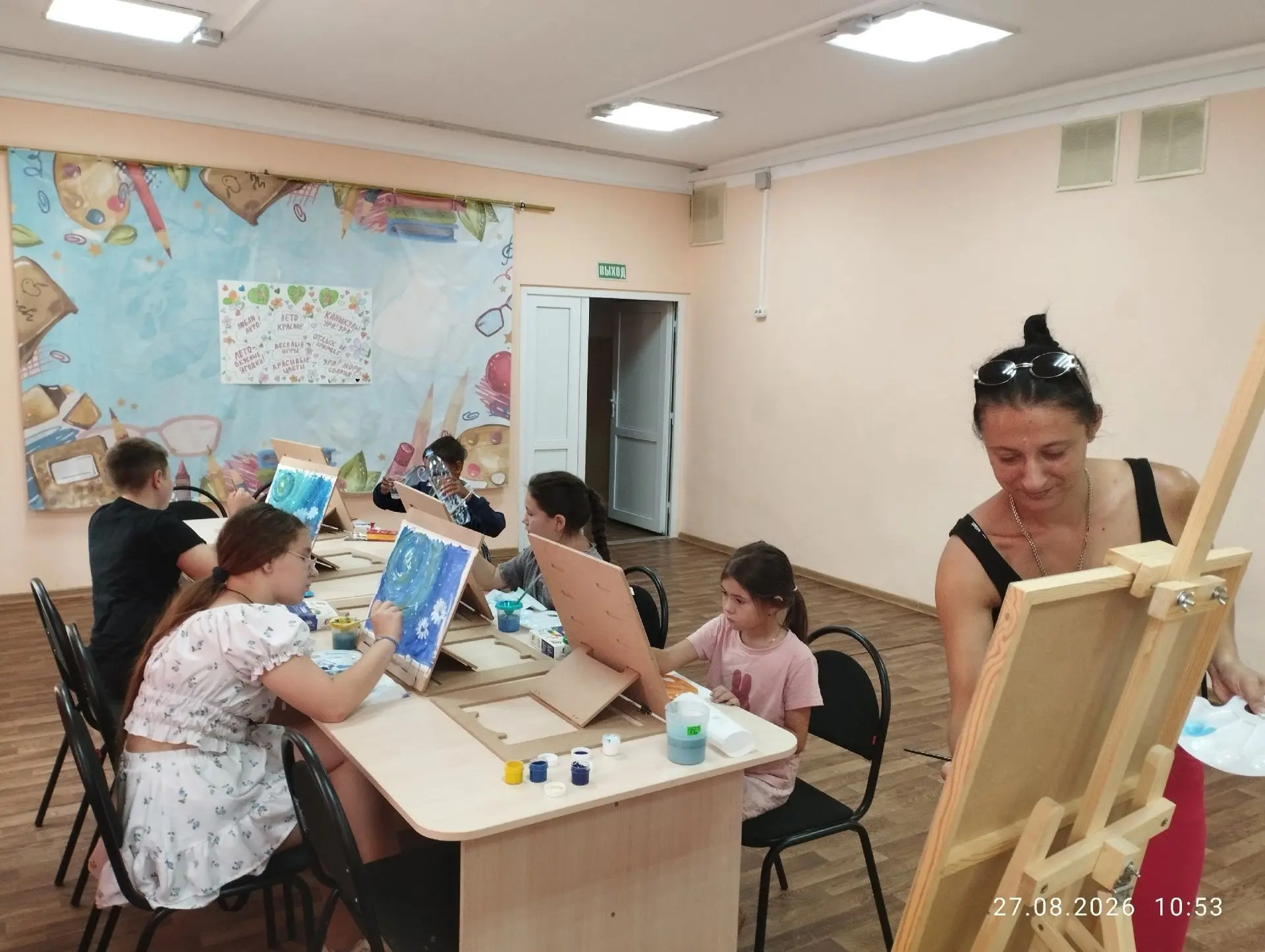 В МБУДО «Тельмановский ДДЮТ» сегодня было по-настоящему солнечно, даже несмотря на пого...